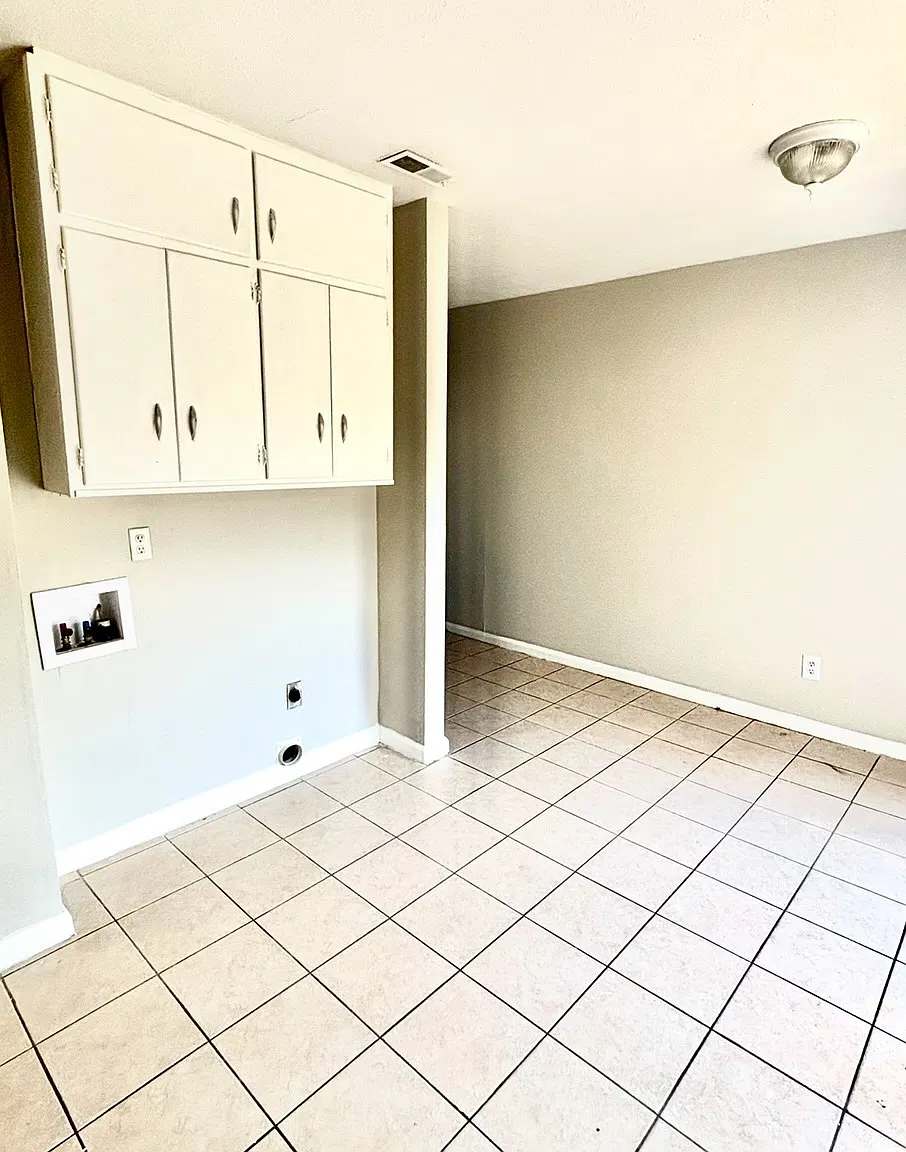 309 N Marshall Ave — Photo 1