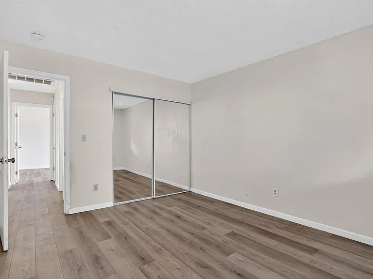 2524 Pemberton Ct — Photo 25