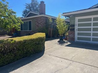 789 Rainbow Dr, Mountain View, CA 94041