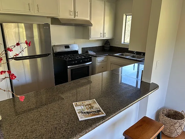 Where's breakfast? 
No excuses, the gourmet kitchen includes all appliances.