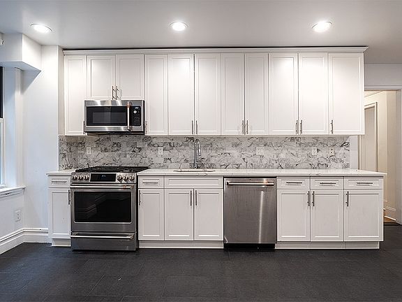 4th image of 124 W 79th St #2V