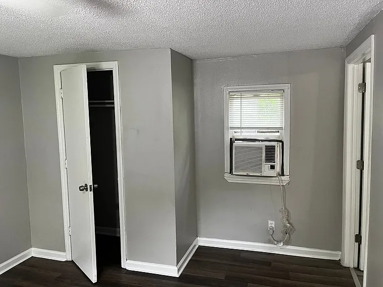 824 Winston Rd — Photo 8