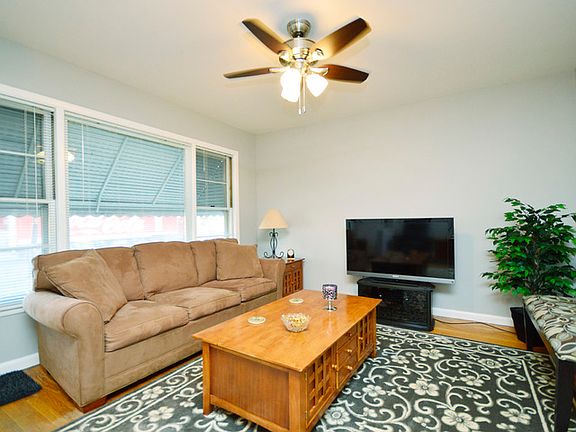 2nd image of 4430 N Cicero Ave
