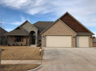 9313 NW 79th St, Yukon, OK 73099