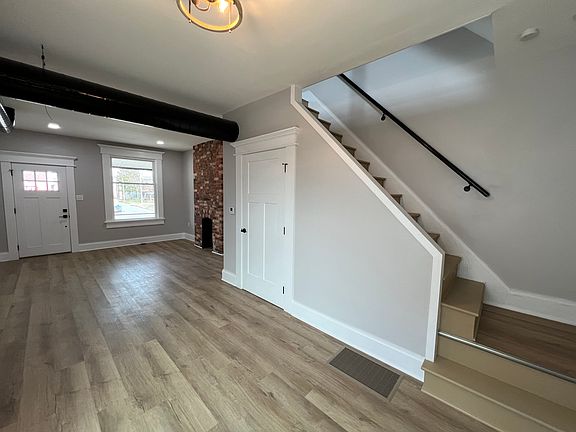 3rd image of 737 Sullivant Ave #737