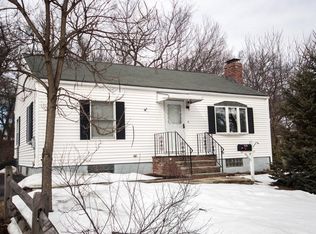 12 New Fletcher St, Chelmsford, MA 01824