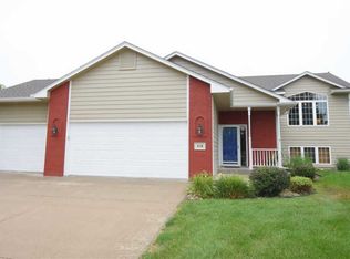 458 Prairie Blvd, Dakota Dunes, SD 57049