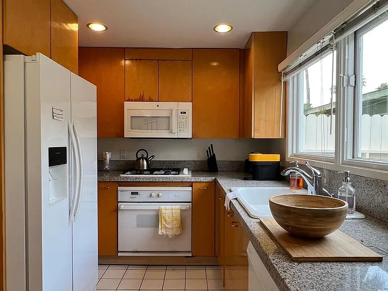 807 21st St #3 — Photo 13