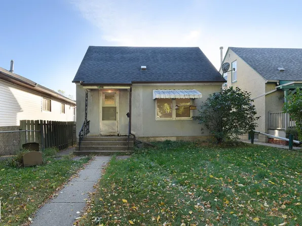 11321 89th St NW, Edmonton, AB T5B 3T5