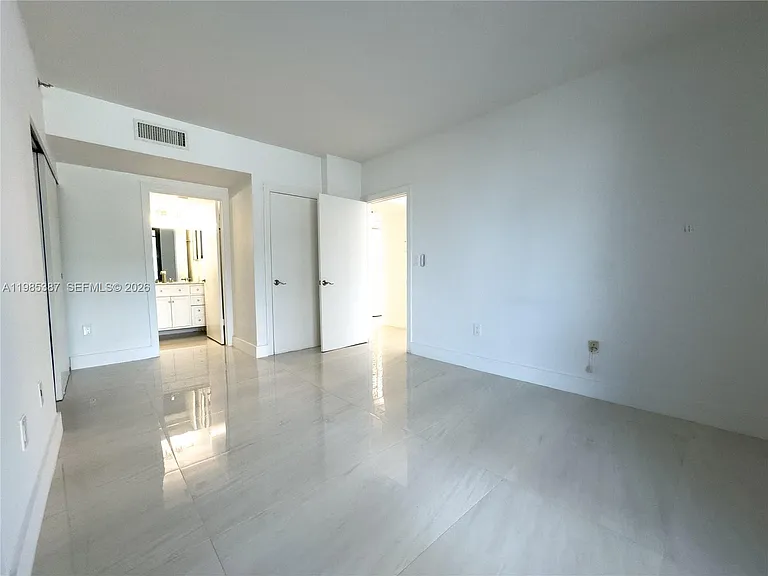 540 Brickell Key Dr #416 — Photo 8