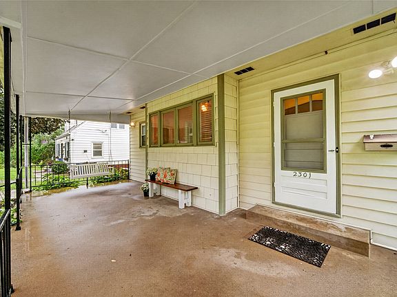 3rd image of 2301 33rd St