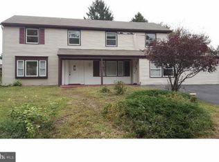36 Sandstone Ln, Willingboro, NJ 08046