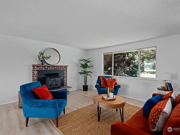 3rd image of 971 NW Illahee Drive
