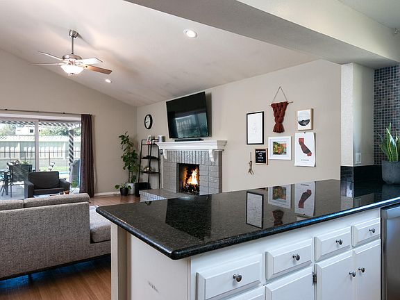 4th image of 10449 Corvallis Ct