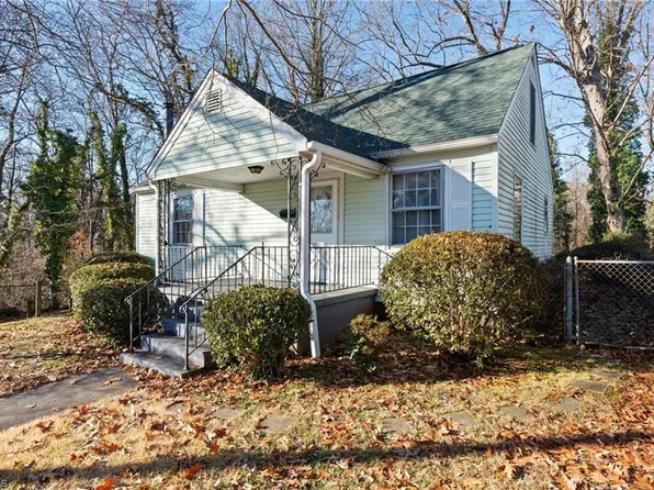 830 S Sunset Dr, Winston Salem, NC 27103