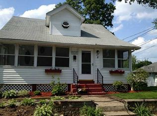 27 Elisha St, East Greenwich, RI 02818