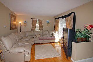 2nd image of 7656 Lockwood Ave