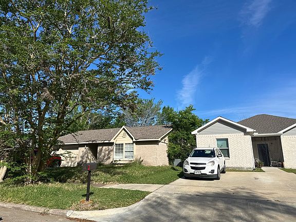 2nd image of 711 Ramada Dr