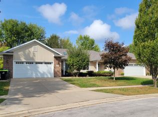 6021 Summerset Ct, Midland, MI 48640