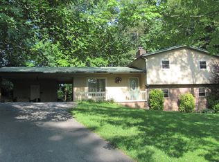 340 Hc Smith Rd, Oneida, TN 37841