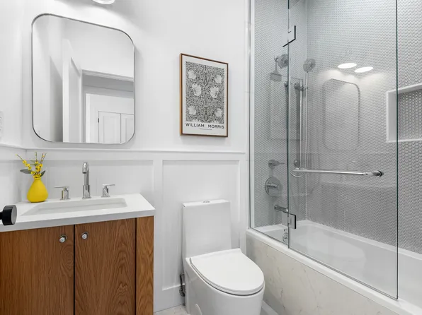 1174 Putnam Avenue image 11 of 13