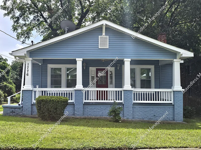 1776 Lyle Ave