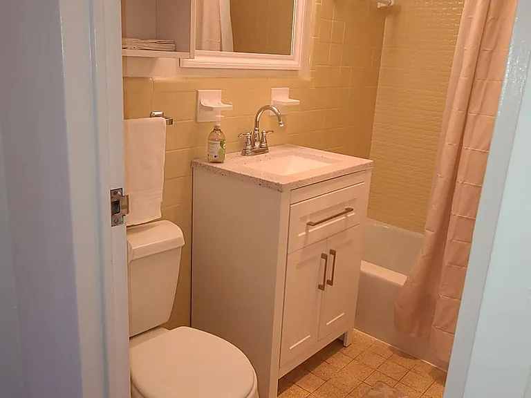 10401 Grosvenor Pl #518 — Photo 19