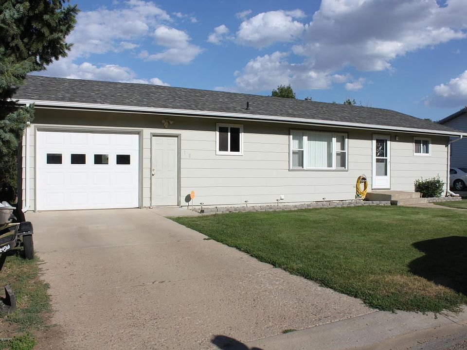 1st image of 108 5th St SE