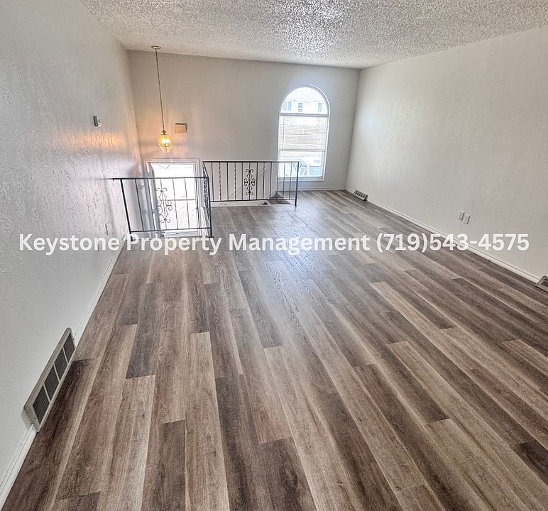 1st image of 947 S Honeysuckle Dr #0