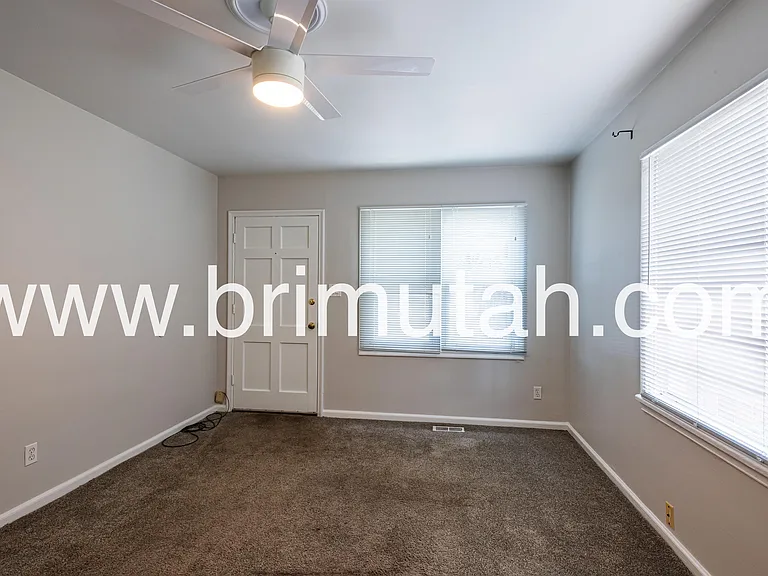 2364 E Redondo Ave — Photo 3