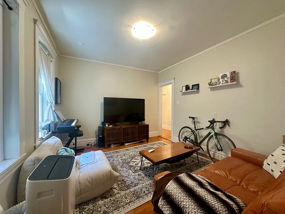 57 Strathmore Rd #4