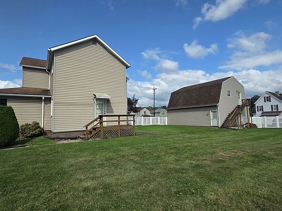 4th image of 203 Indiana Ave