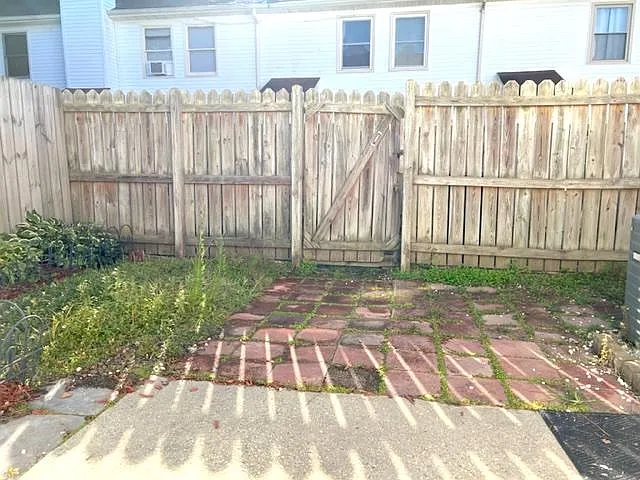 114 Barfleur Pl — Photo 8