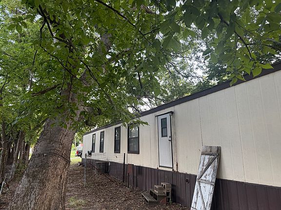5th image of 722 W Maple Ave