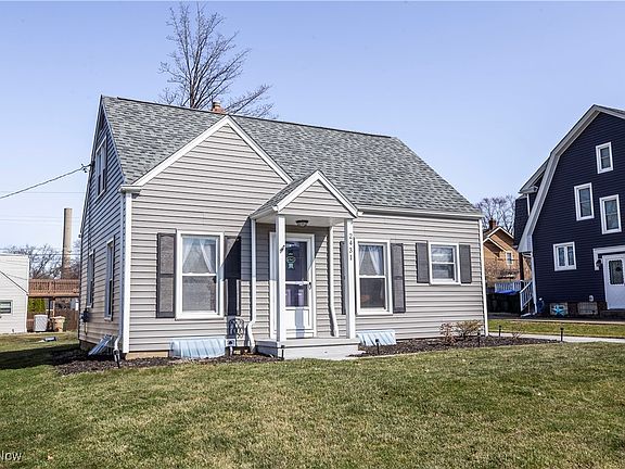 2nd image of 2431 Shaw Ave