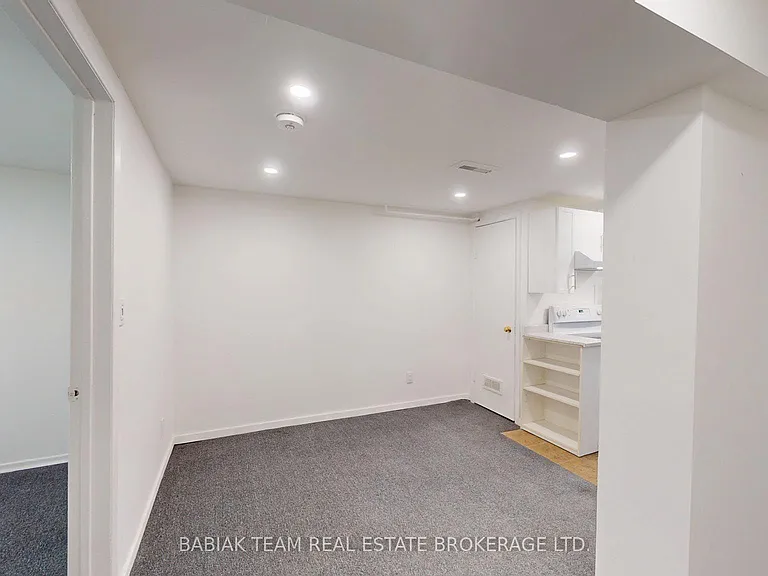 57 Parkway Ave — Photo 28