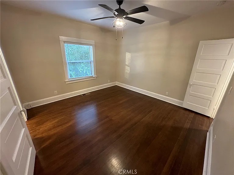394 S Shaffer St — Photo 49