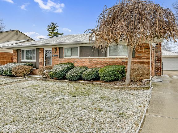 2nd image of 31601 Edgeworth Dr