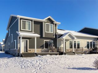 9186 Spring Crest Ln, West Des Moines, IA 50266