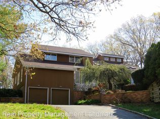 11 Deanna Ct, Dix Hills, NY 11746