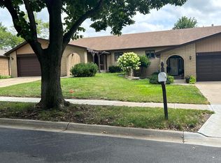 6903 Sumner St, Lincoln, NE 68506