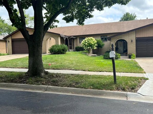 6903 Sumner St, Lincoln, NE 68506