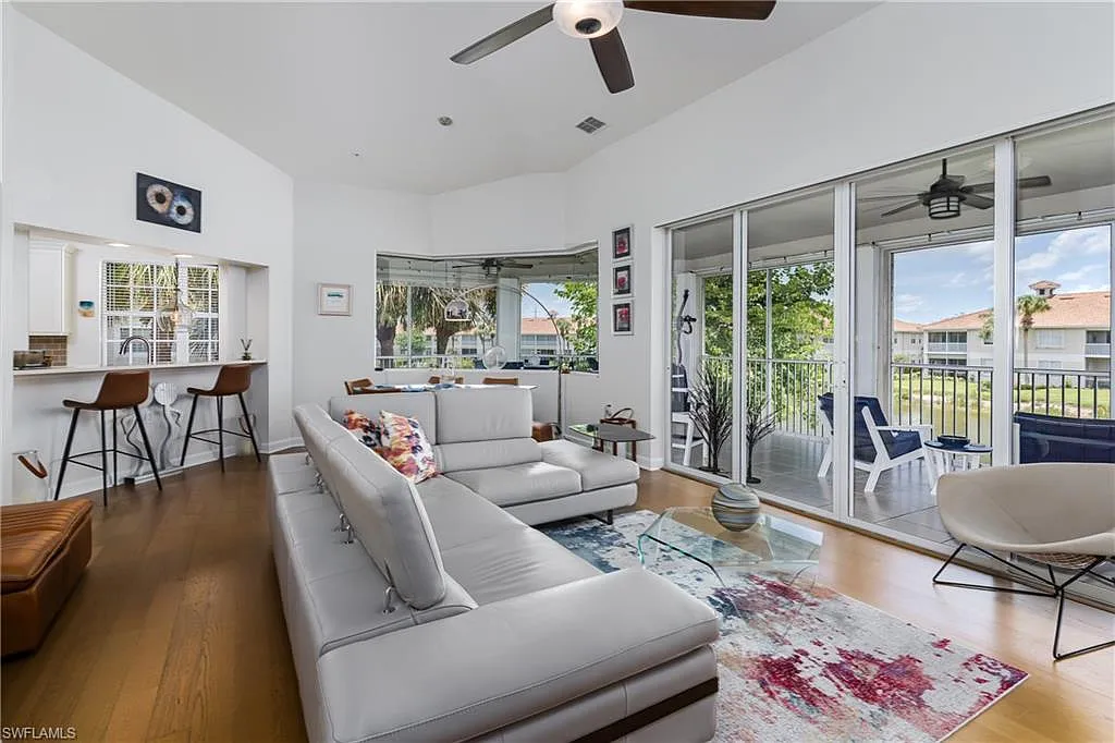 4 bed, 2.5 bath, 2133 sqft, $6,000 — Photo 3