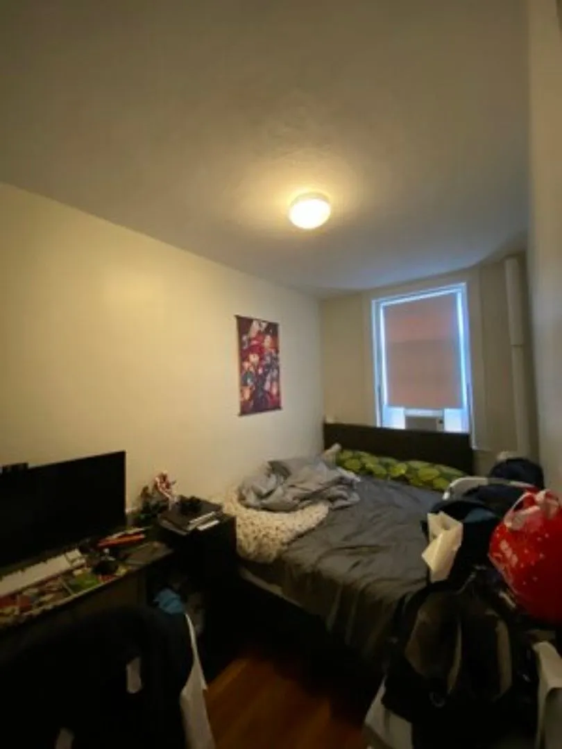 Allston 2 Bed Apt. - 9/1 No Fee. H/Hw Included. — Photo 2