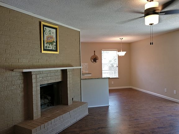 Great Room with Gas Logs 