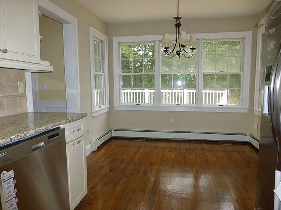 4th image of 14 Forsythe Meadow Ln