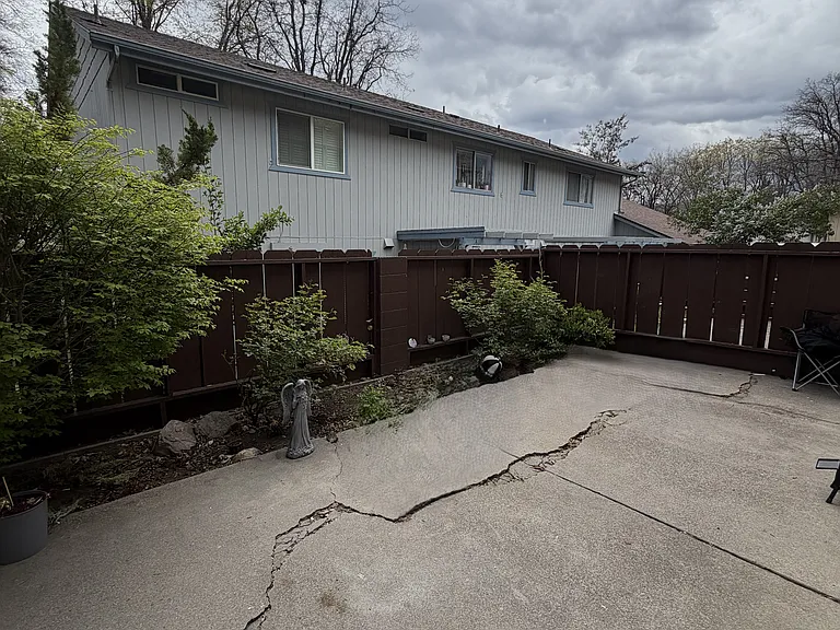 814 Carmen Dr #C — Photo 2