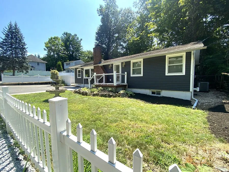 2 bed, 1.5 bath, $4,100 — Photo 3