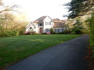 1 Oakwud Ter, Foxboro, MA 02035