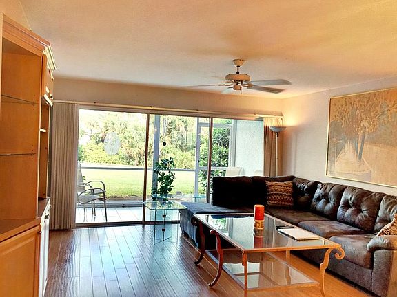 3rd image of 324 Belina Dr APT 3